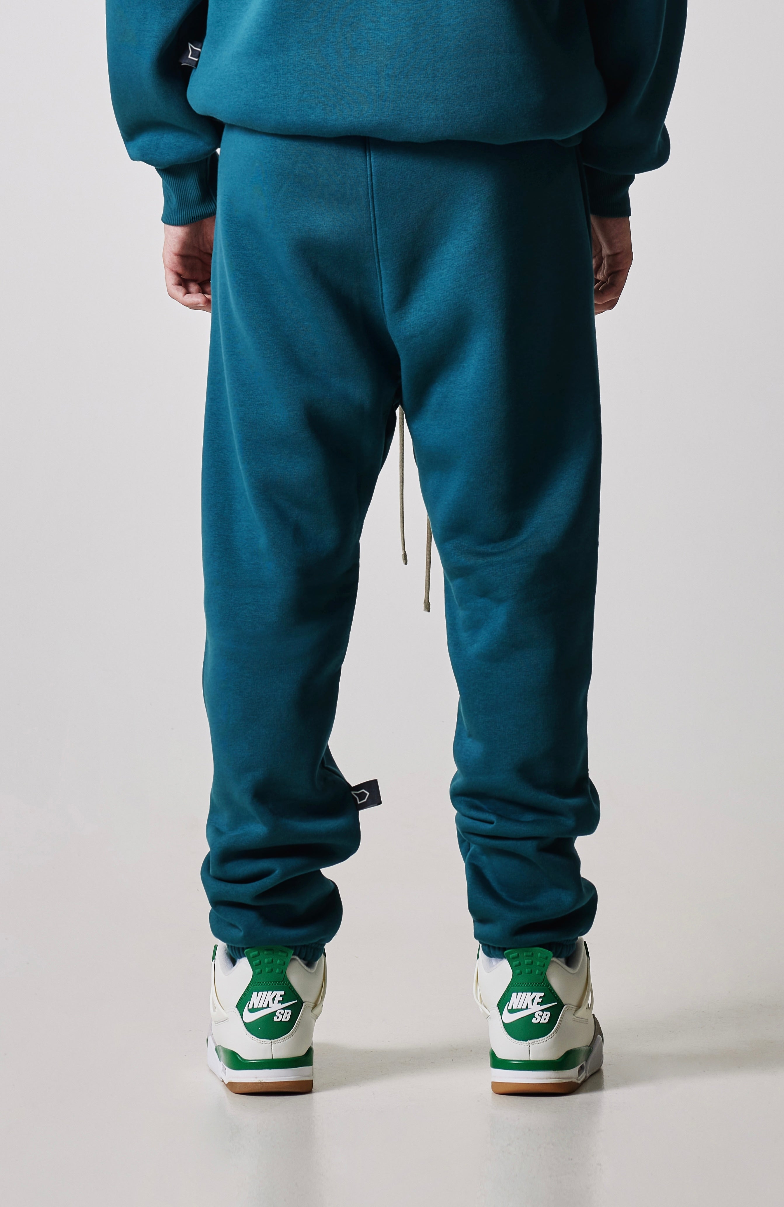 MYŌBU PETROL SWEATPANTS