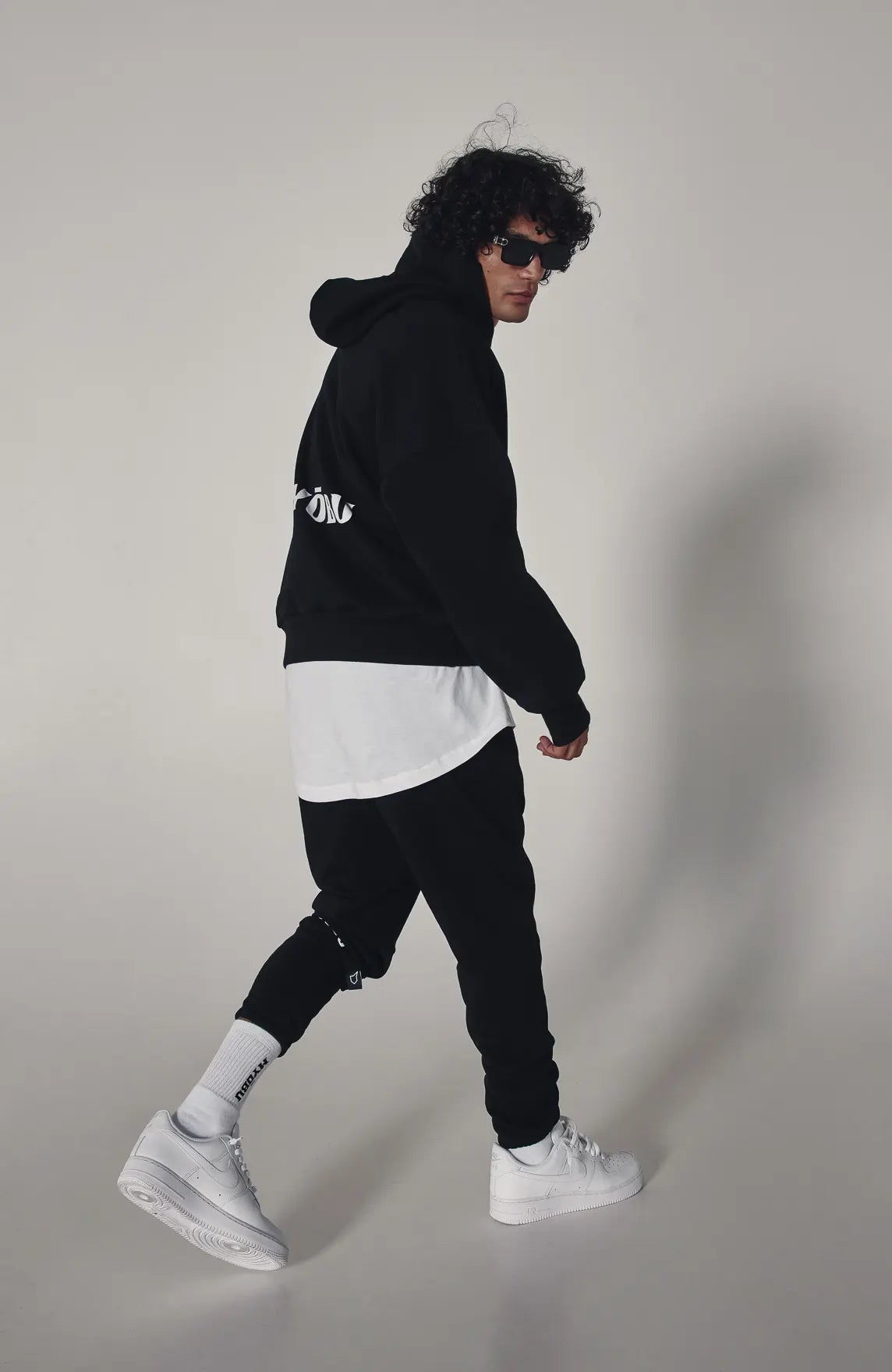 MYŌBU BLACK HOODIE