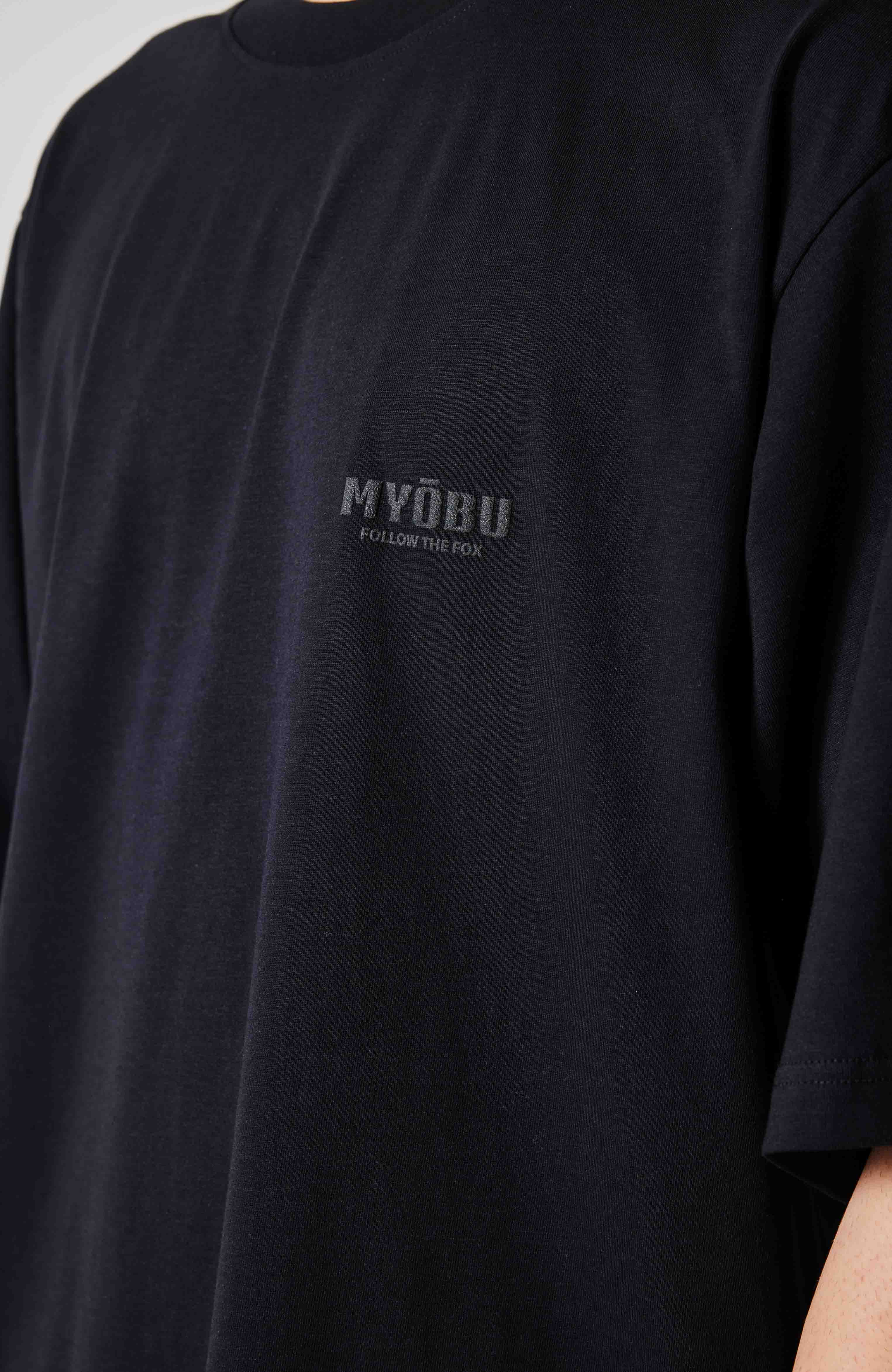 MYŌBU TOTAL BLACK T-SHIRT